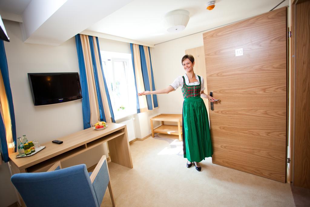Bauernwirt Hotel Graz Room photo